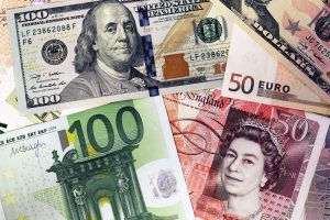 Sterlin 54,15 TL, euro 47,20 TL, dolar 40,75 TL’den işlem görüyor