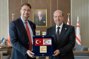  “Afzal Khan’a yönelik saldırılar kabul edilemez”