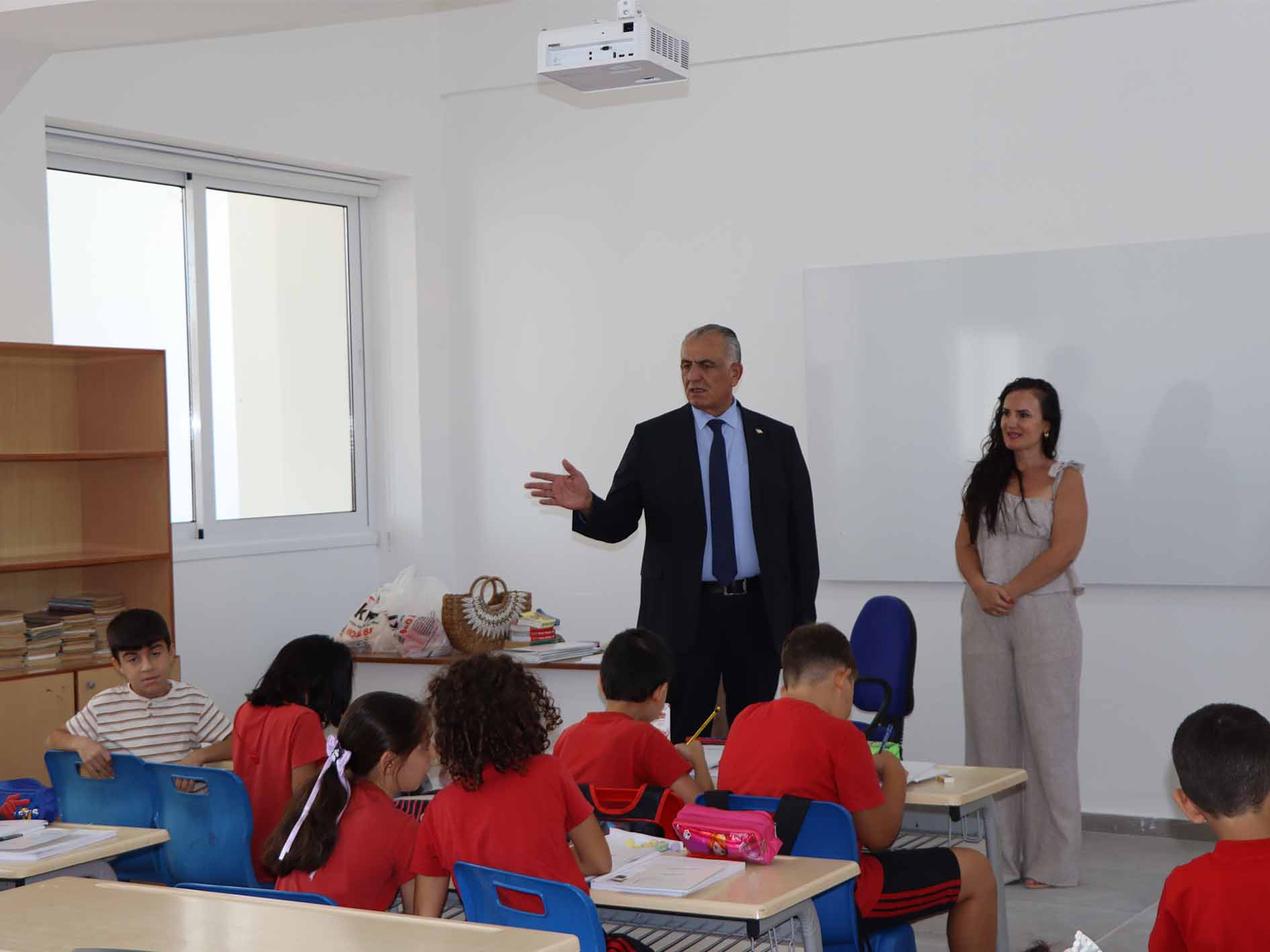 Milli Eğitim Bakanı Nazım Çavuşoğlu, Şehit Yalçın İlkokulu’nu ziyaret etti