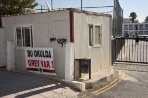 KTOEÖS’ün Atatürk Meslek Lisesi’ndeki grevi bugün de devam ediyor