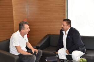 “Ağıta gerçek duygusunu vermek için yorumladım”