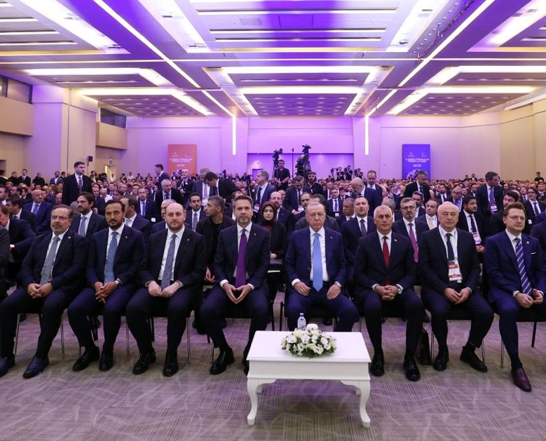 Ekonomi ve Enerji Bakanı Olgun Amcaoğlu, EVF 2025’e katıldı