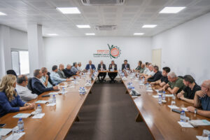 Erhürman, Sanayi Odası üyeleriyle buluştu