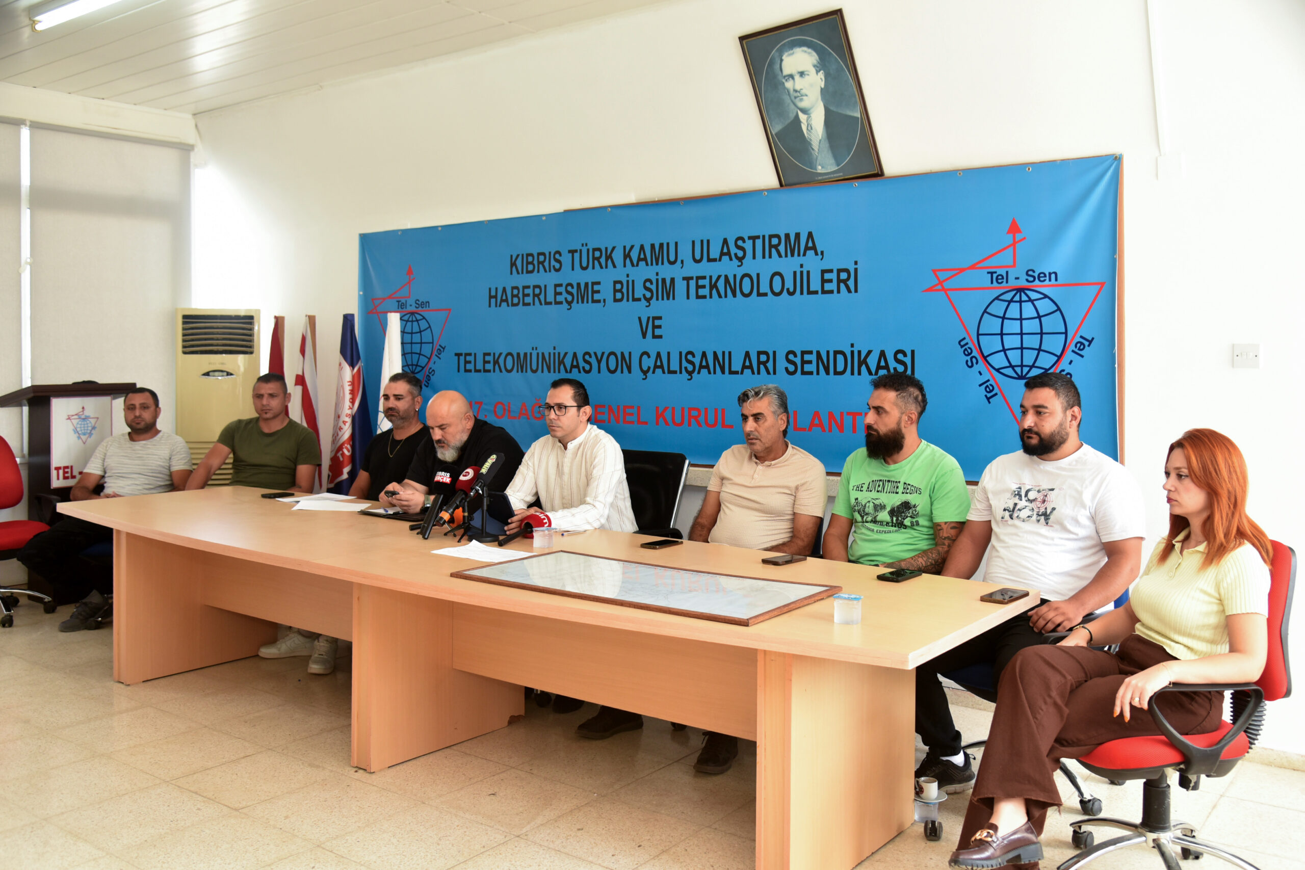 “Bu daire halkın son kalesidir. Ve biz o kaleyi teslim etmeyeceğiz”