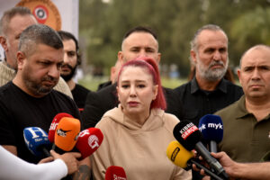 Gazeteci Pınar Barut tehdit edildiği gereçkesiyle eylem düzenlendi