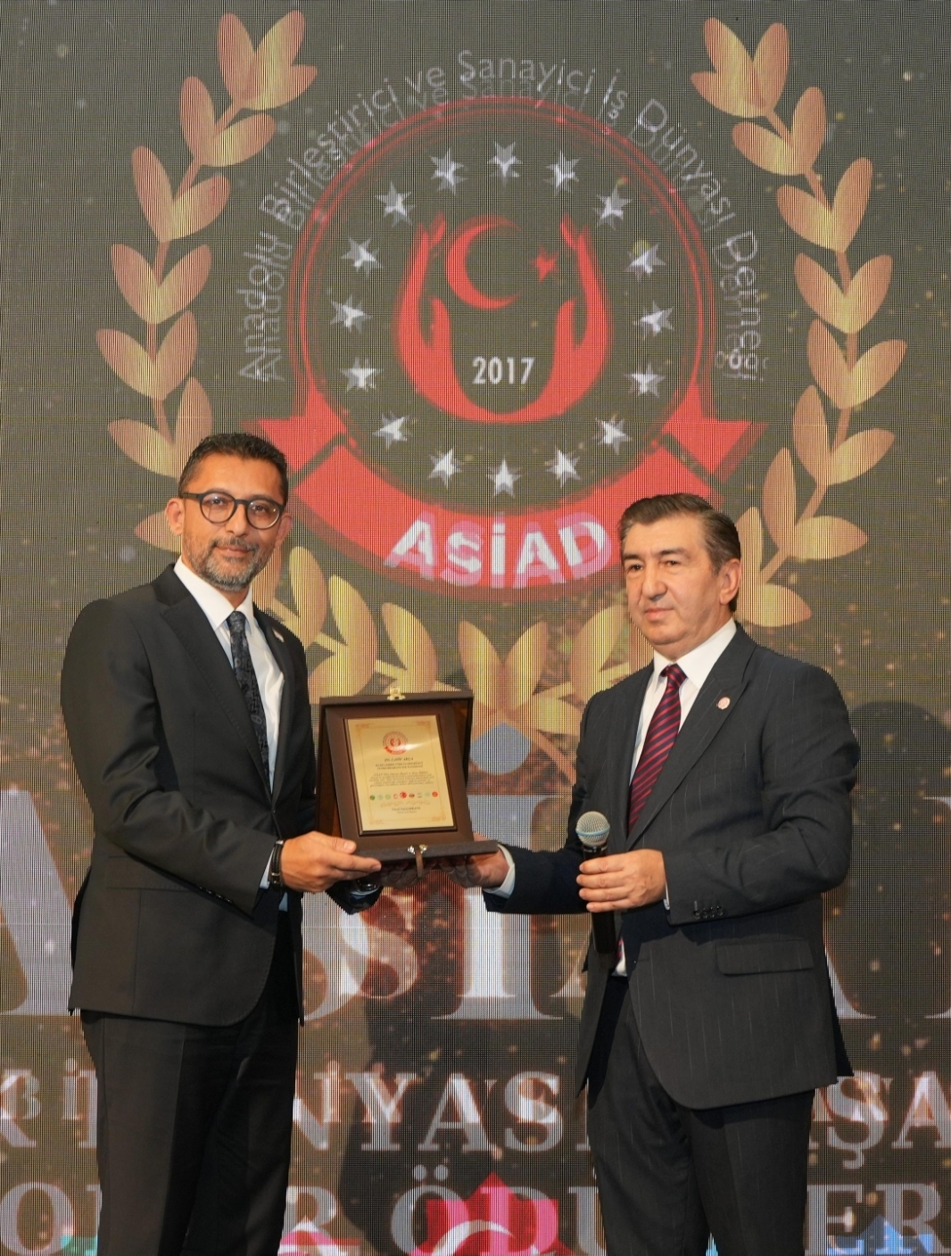 Latif Akça ASİAD tarafından Onur Ödülü’ne layık görüldü