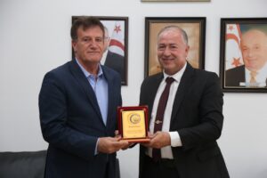 Arıklı, Adanalılar Derneği’ni kabul etti