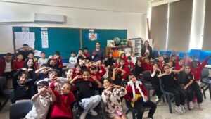 “Gizli Hazine Karagöz” gölge oyunu Gazimağusa’daki okullarda çocuklarla buluşuyor