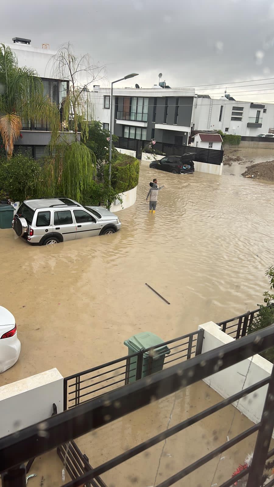 Meteoroloji yarın 17.00’ye kadar yağışların şiddetinin artacağı uyarısında bulundu