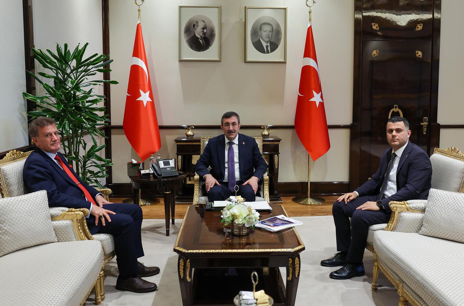 Arıklı, Türkiye Cumhurbaşkanı Yardımcısı Yılmaz ile görüştü