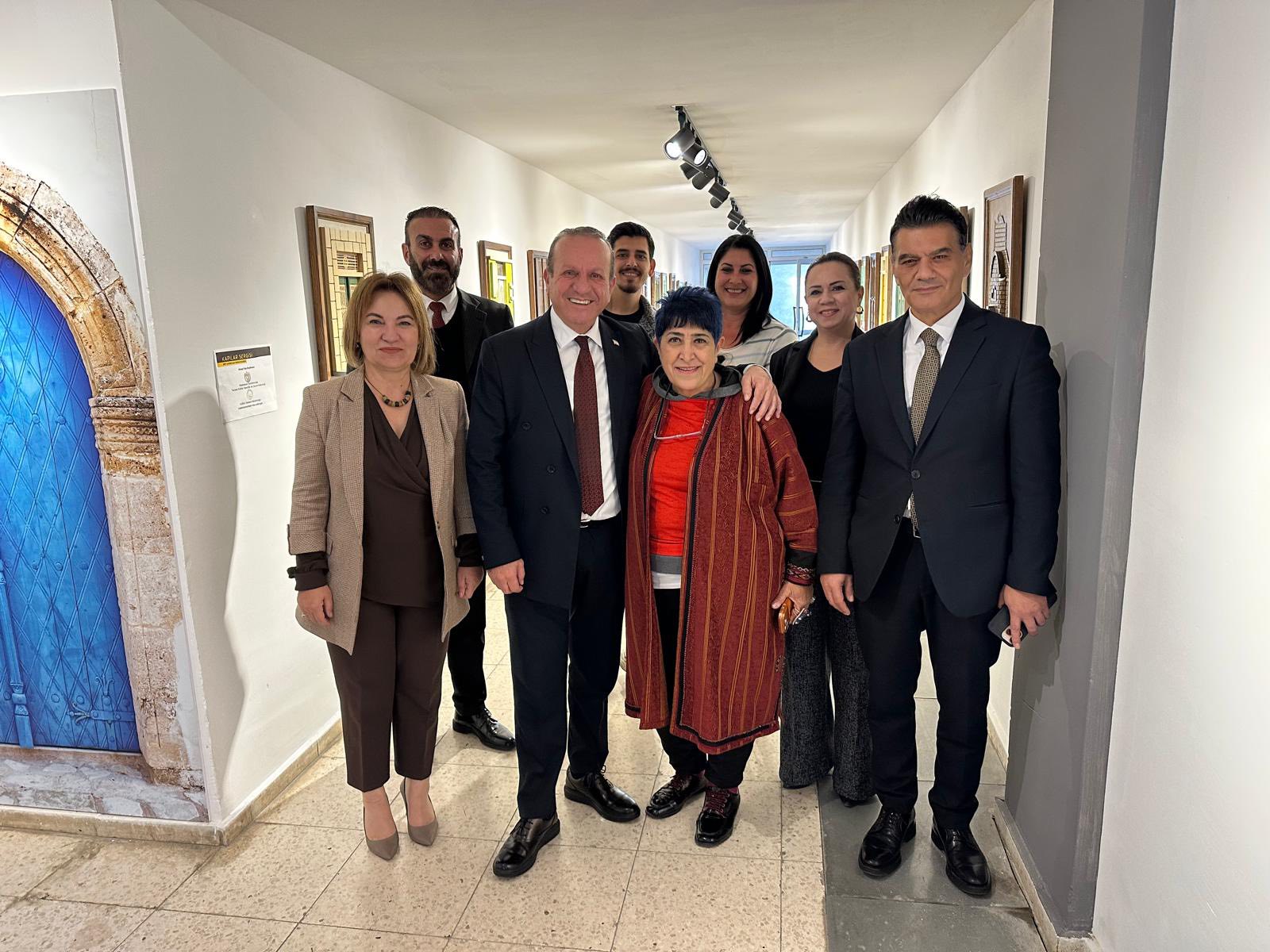 Kıbrıs Kapıları tabloları, kalıcı olarak BRTK’da sergileniyor