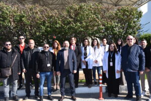 KTAMS, Gazimağusa Devlet Hastanesi Laboratuvarı’nda bir günlük uyarı grevi yaptı