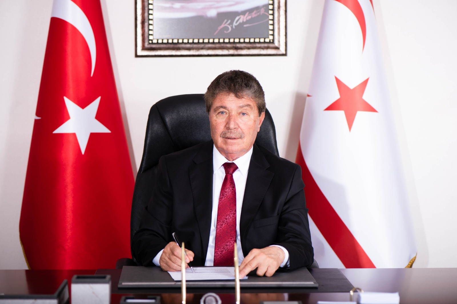 “Asgari ücretle çalışan KKTC vatandaşlarına yönelik devlet desteği için başvurular başladı”