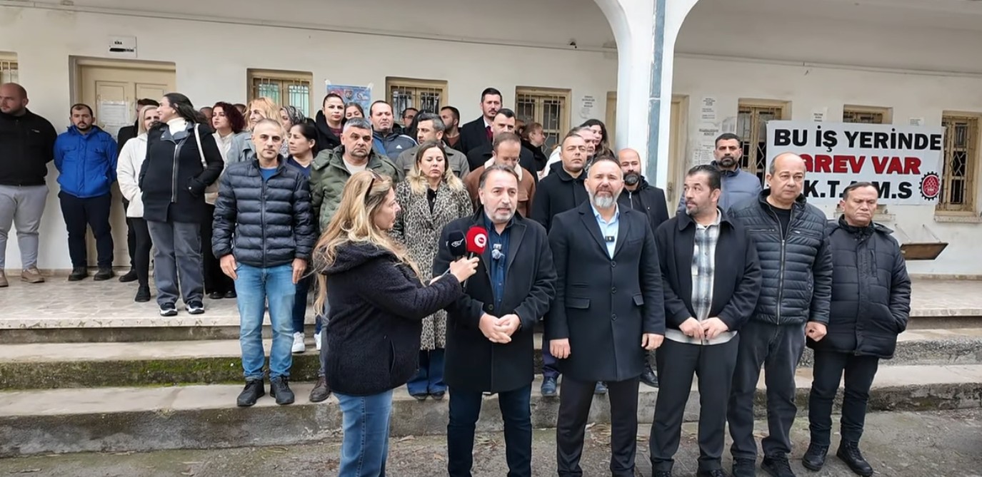 KTAMS, KAMUSEN ve KAMU-İŞ Gazimağusa ile İskele Gelir ve Vergi Dairelerinde tam gün greve gitti