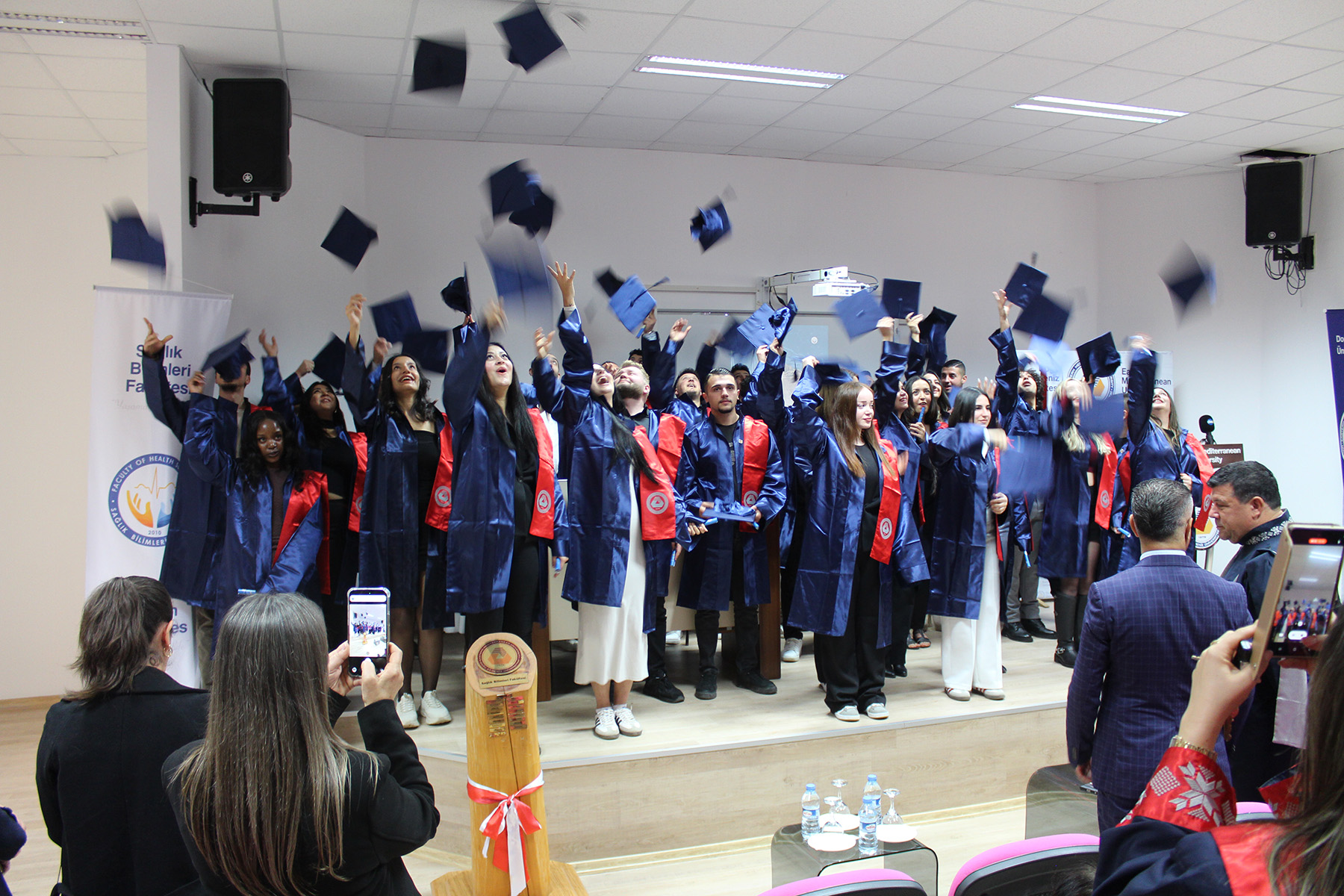 DAÜ Sağlık Bilimleri Fakültesi ve Sağlık Hizmetleri Yüksekokulu mezunları için yemin töreni düzenlendi