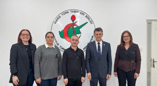 Kamu Hizmeti Komisyonu Başkanı Köseoğlu KTTB’yi ziyaret etti