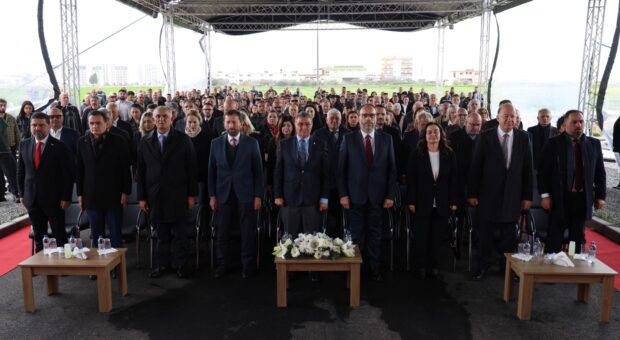 İskele Belediyesi Kapalı Pazar Yeri ve Terminal Alanı törenle açıldı