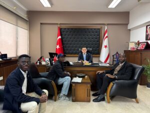 İçişleri Bakanı Oğuz, yabancı öğrencilerin muhaceret sorunlarını dinledi