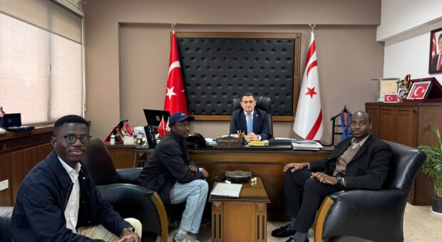 İçişleri Bakanı Oğuz, yabancı öğrencilerin muhaceret sorunlarını dinledi