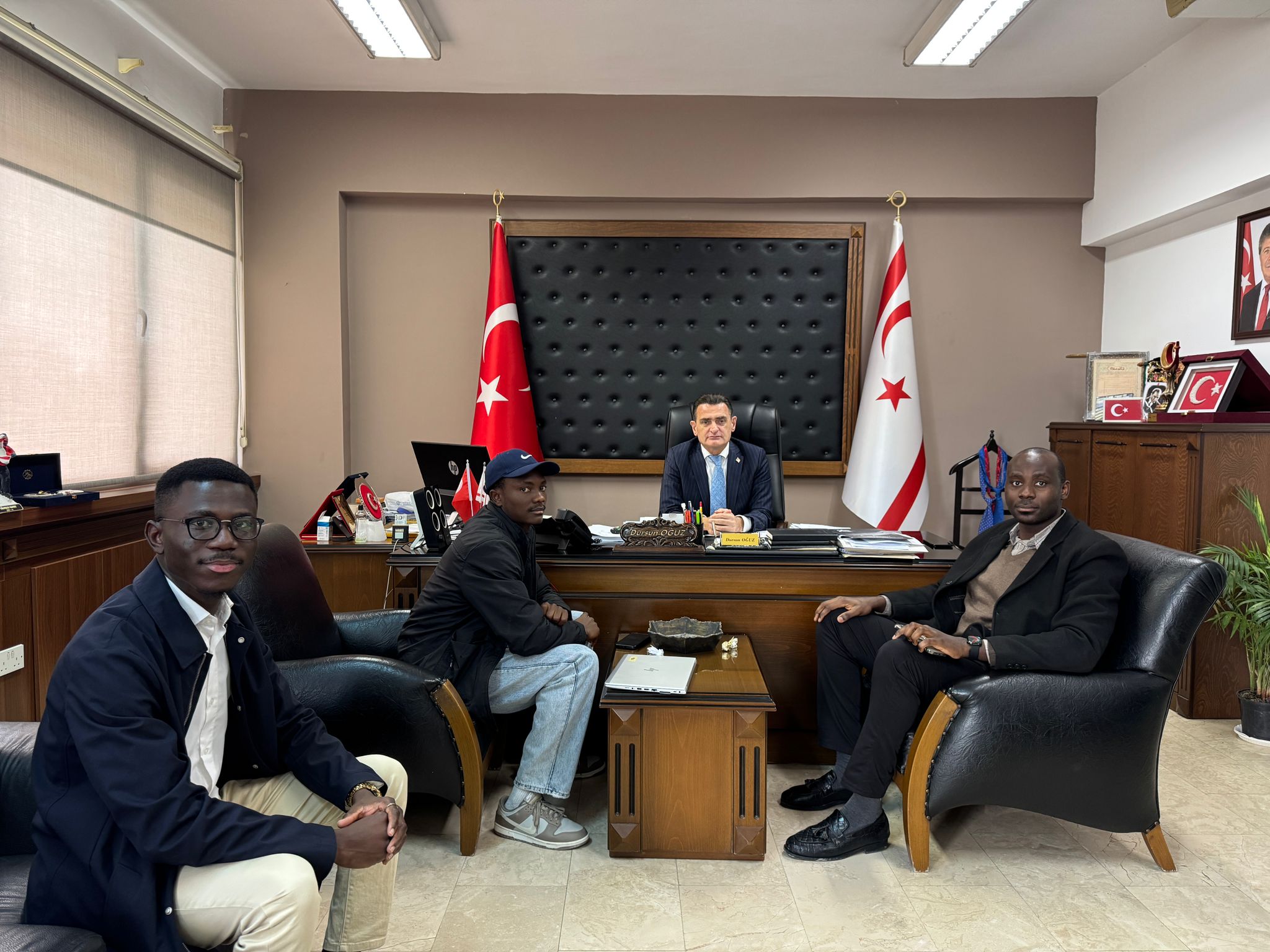 İçişleri Bakanı Oğuz, yabancı öğrencilerin muhaceret sorunlarını dinledi