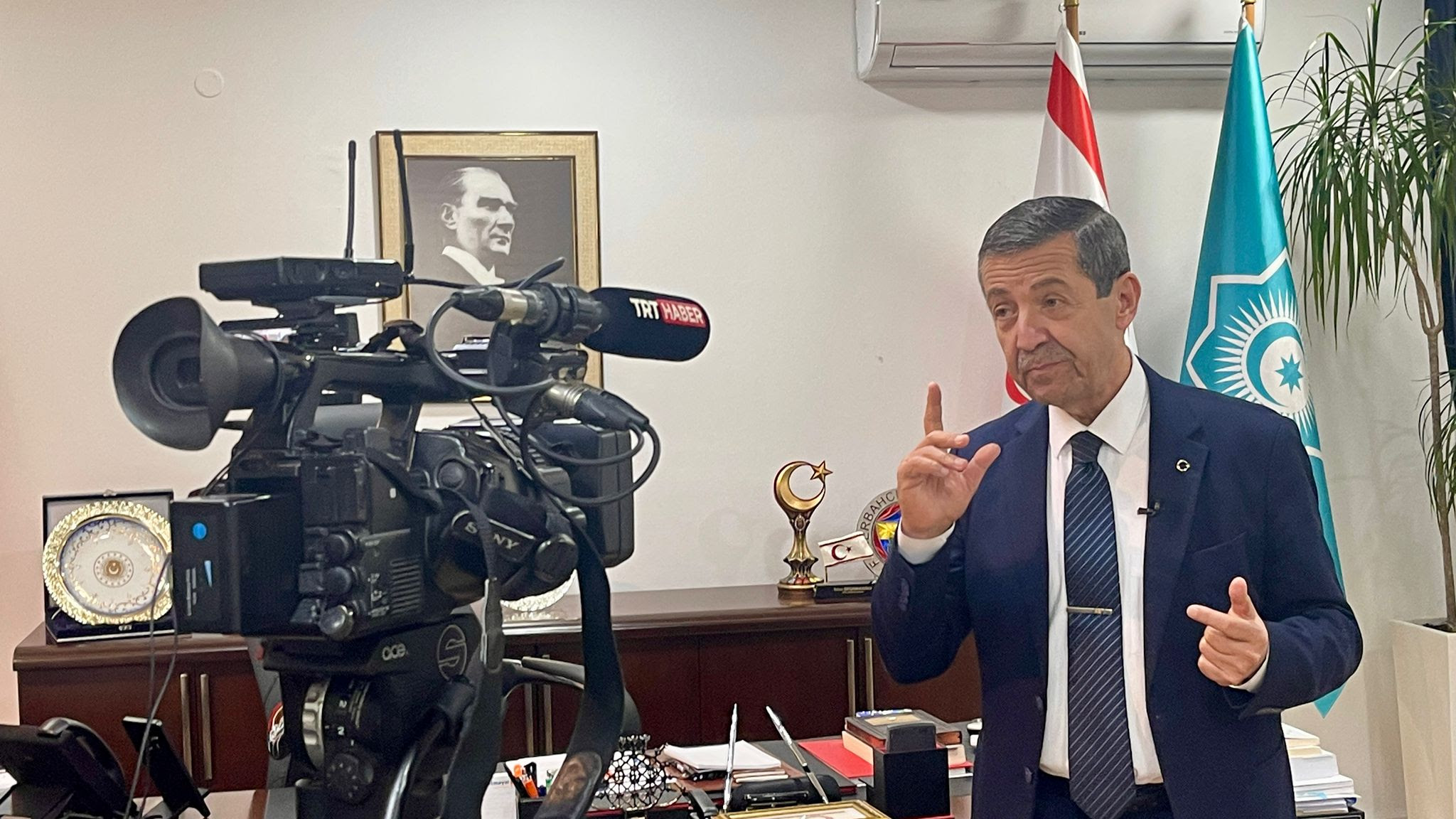 “Rum Yönetiminin aşırı silahlanma politikası adayı tehlikeye attı”