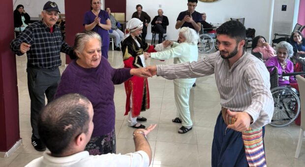 Gençlik Dairesi, Kalkanlı Yaşam Evi’ndeki yaşlılara yönelik etkinlik düzenledi