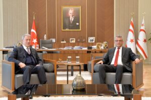 Cumhurbaşkanı Erhürman TBMM Milli Savunma Komisyonu Başkanı Hulusi Akar’ı kabul etti