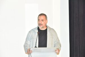 Soyalan: “Tiyatro, insanın insana ayna tuttuğu en yaratıcı alanlardan biridir”