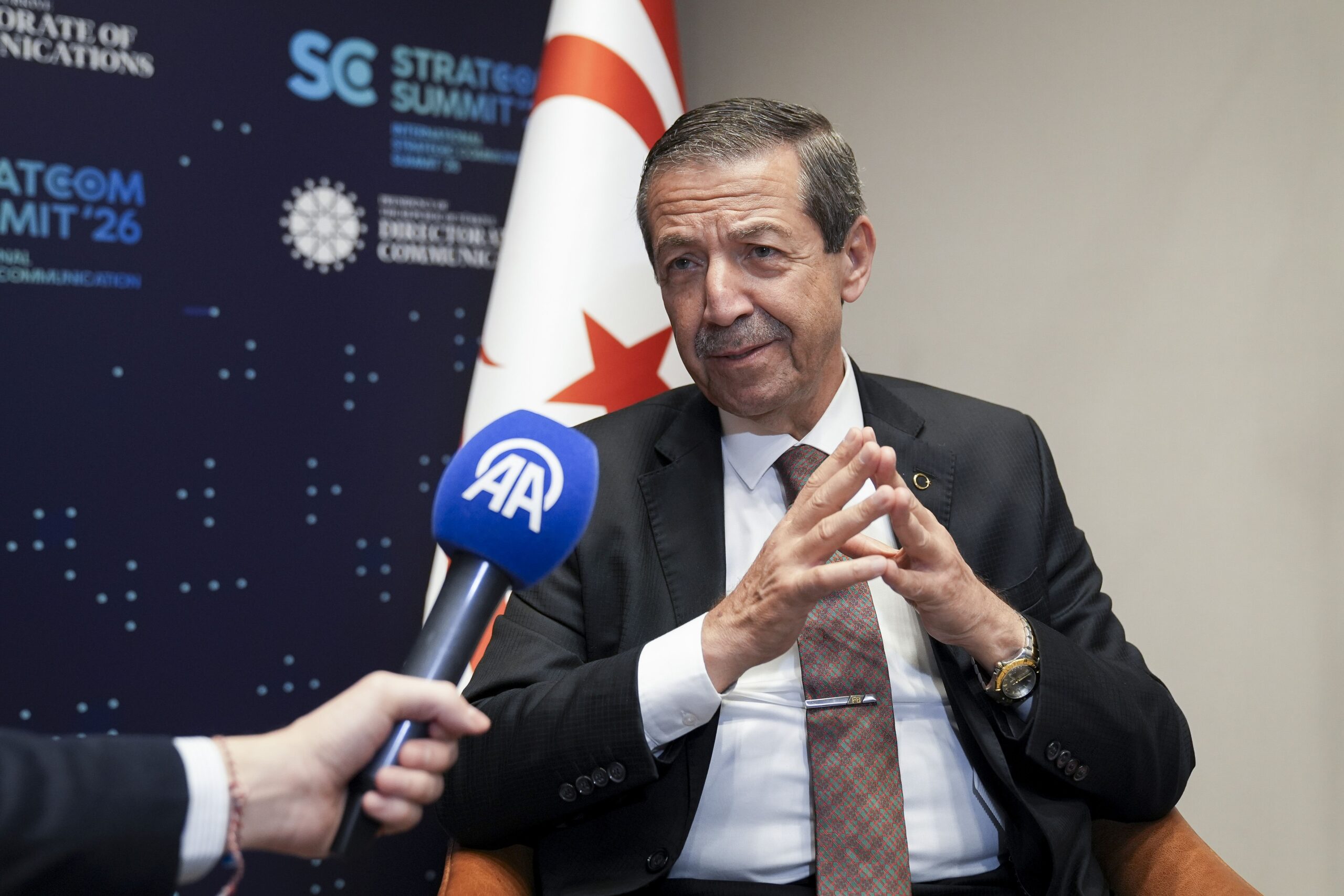 Tahsin Ertuğruloğlu, GKRY’nin NATO üyeliği girişimlerini “rüya” olarak nitelendirdi