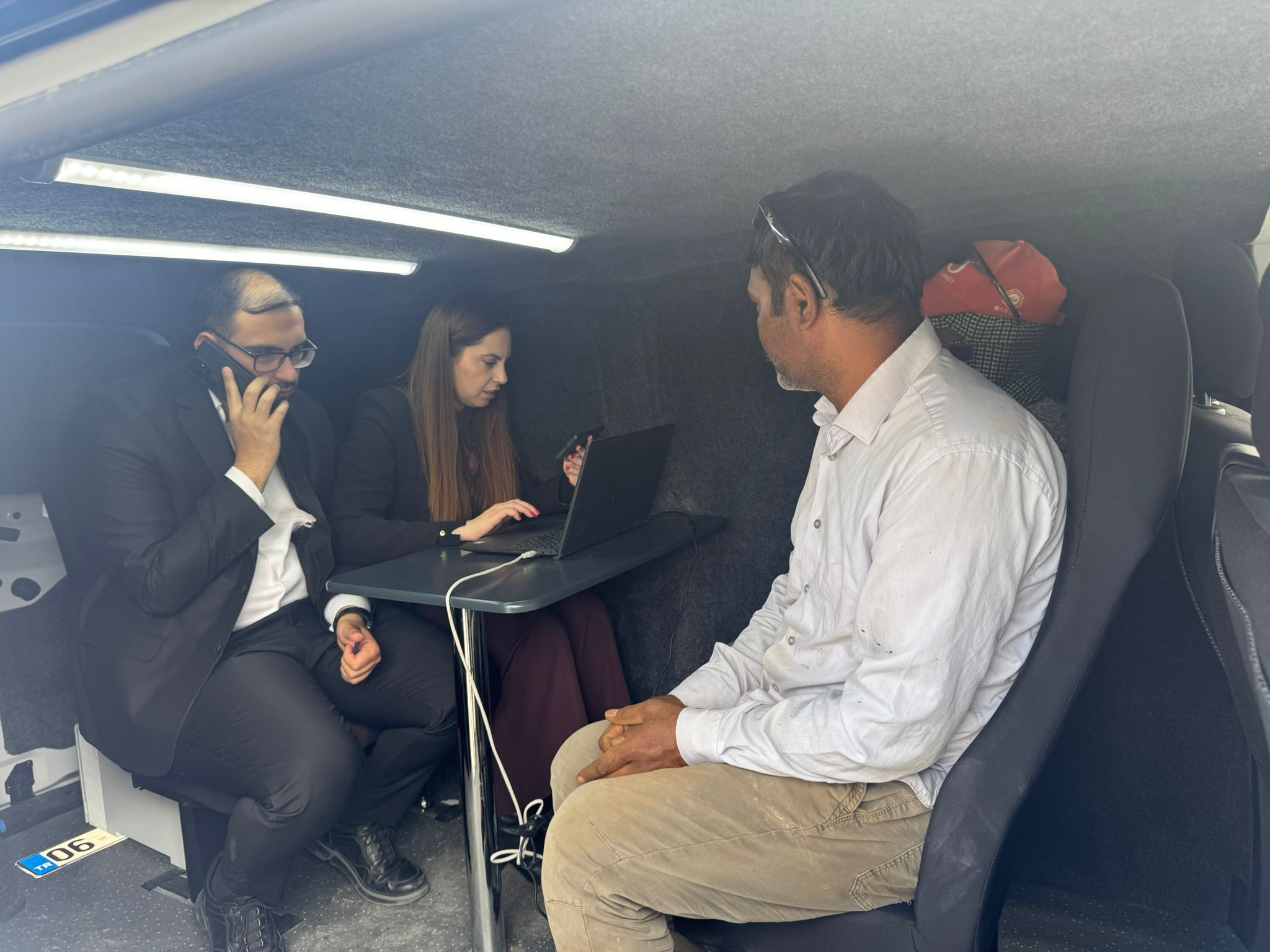 İçişleri Bakanlığı ülkede kaçak bulunan 2 kişi hakkında yasal işlem başlatıldığını açıkladı