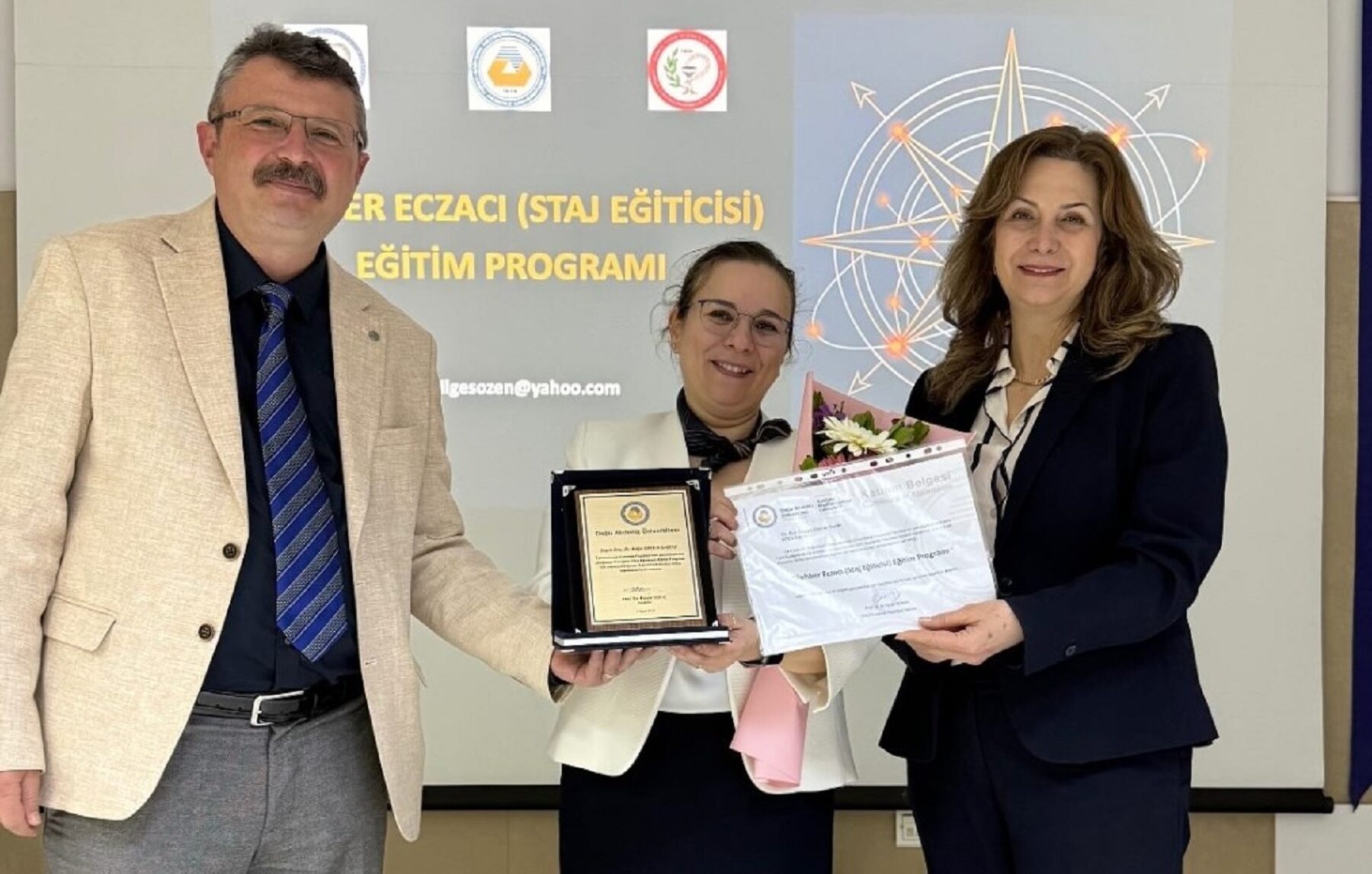 DAÜ Eczacılık Fakültesi, “Rehber Eczacı” eğitim semineri düzenledi