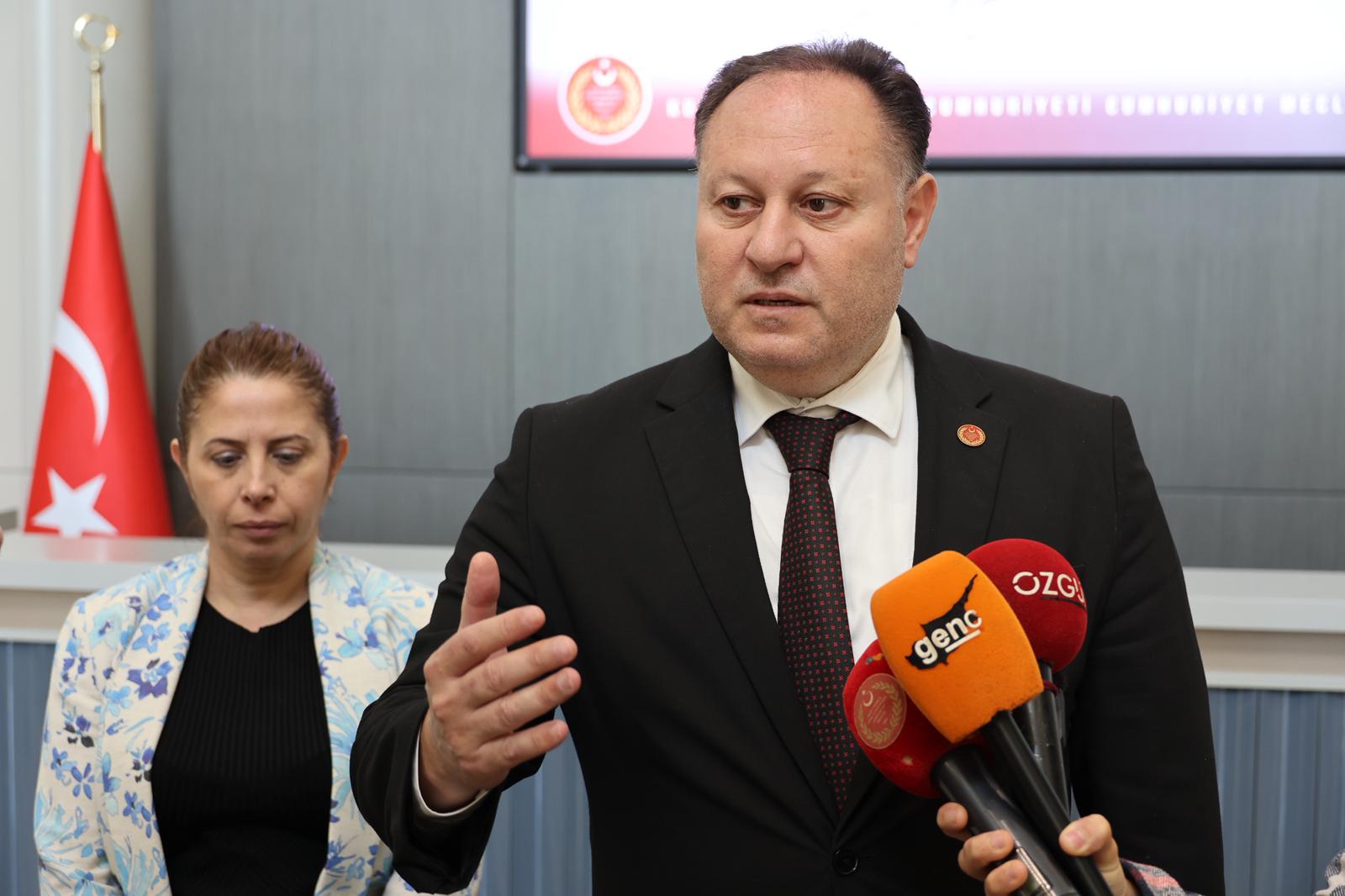 “Hükümet uzlaşmacı tavırla hareket edecek, atılacak adımı değerlendirecek”