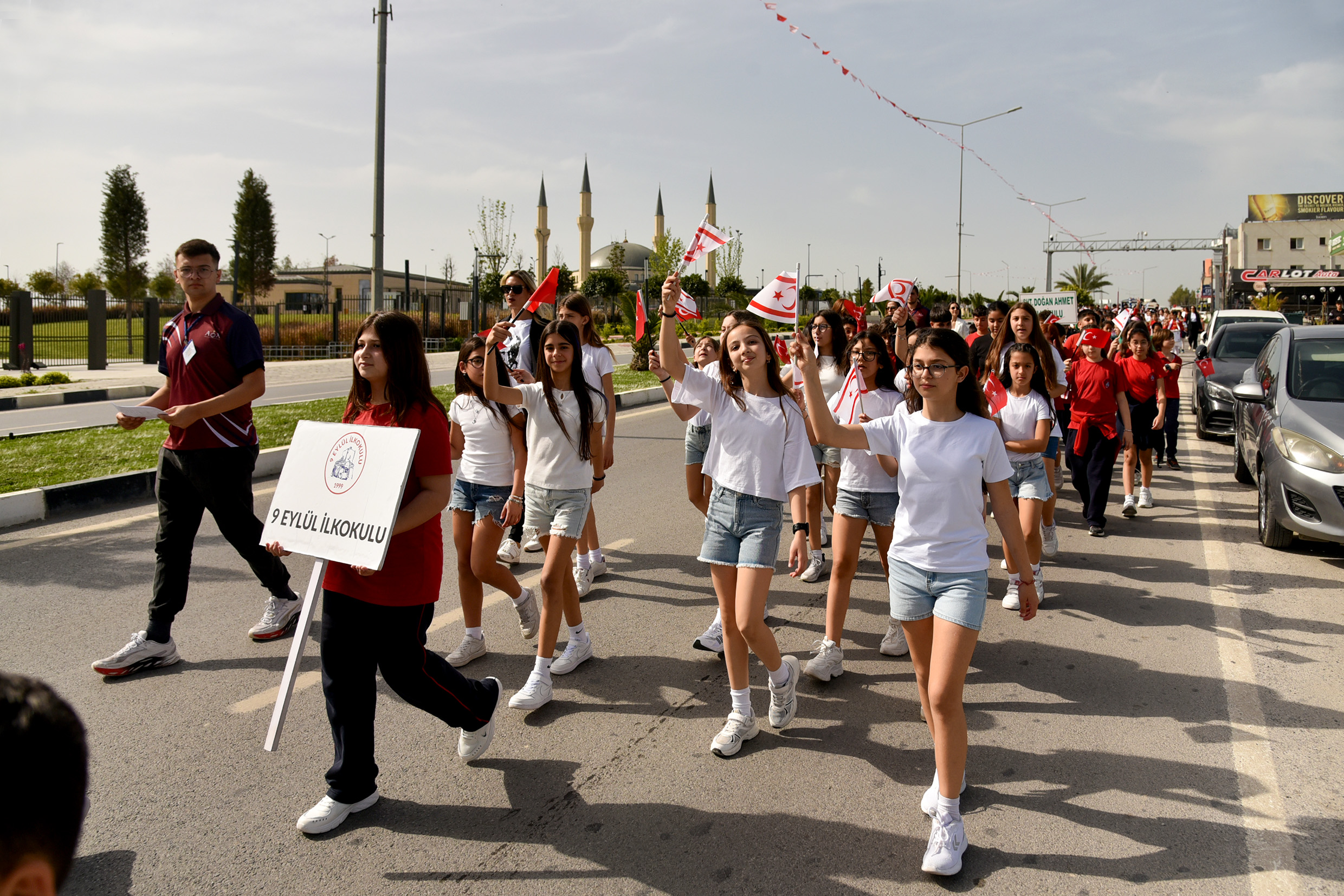 23 Nisan Ulusal Egemenlik ve Çocuk Bayramı kutlamaları Lefkoşa’da kortejle başladı