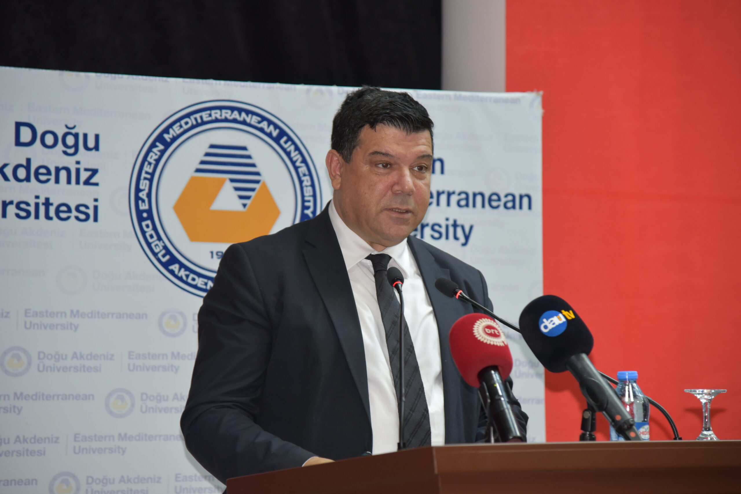 DAÜ’de ”Eğitim Hakkı Uluslararası Konferansı” düzenlendi