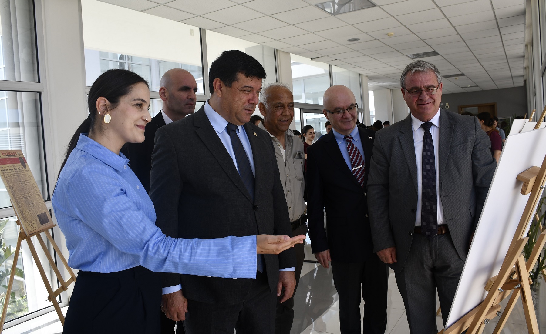 DAÜ’de Atatürk’ü Anma Gençlik ve Spor Bayramı vesilesiyle müzik dinletisi ve sergi düzenlendi