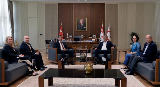 Erhürman, Türk-Yunan Forumu’nun Kıbrıslı Türk üyelerini kabul etti