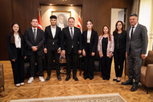 Öztürkler, Üniversite Öğrencileri Derneği heyetini kabul etti