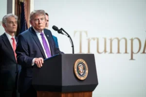 Trump: “İran’la anlaşma için acele etmeyin”