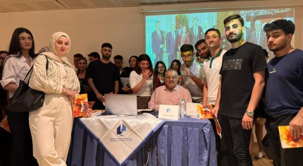 Bir Kıbrıs Ada Değeri Bülent Günkut LAÜ öğrencileri ile bir araya geldi