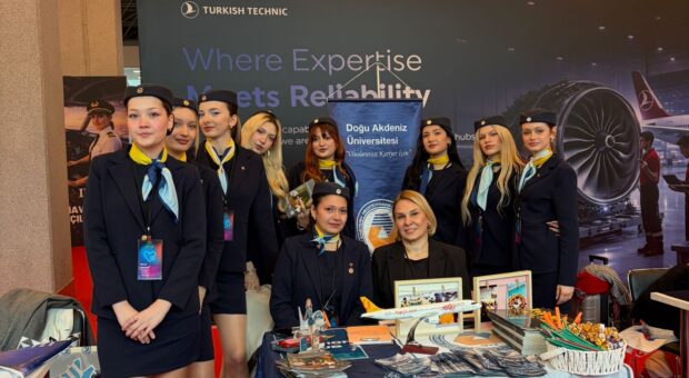 DAÜ Sivil Havacılık Kabin Hizmetleri Programı öğrencileri, IFTE 2026’ya katıldı