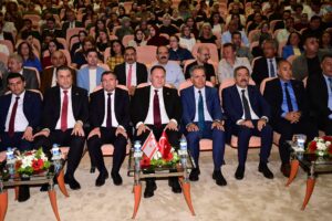 “Üniversiteler, toplumun geleceğini şekillendiren merkezlerdir”