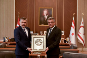 Erhürman, Türkiye İçişleri Bakanı Çiftçi’yi kabul etti