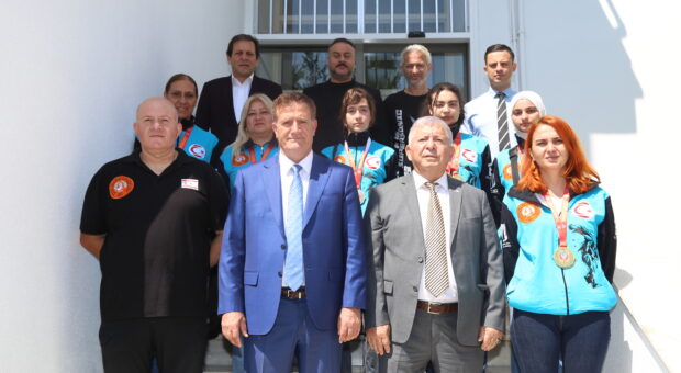 Arıklı: “Uluslararası başarı kazanan sporcularımız ülkemizin pırlantalarıdır”