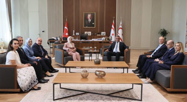 Cumhurbaşkanı Erhürman Türkiye Aile ve Sosyal Hizmetler Bakanı Göktaş’ı kabul etti