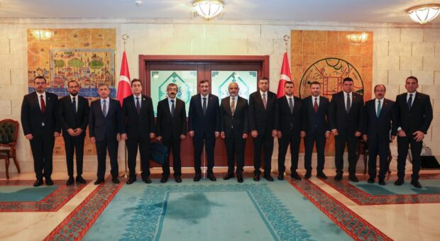 KKTC Üniversite Rektörlerinden Cumhurbaşkanı Yardımcısı Cevdet Yılmaz’a Ziyaret