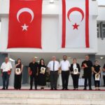 Emekli olan ve 30 hizmet yılını tamamlayan polislere plaket verildi