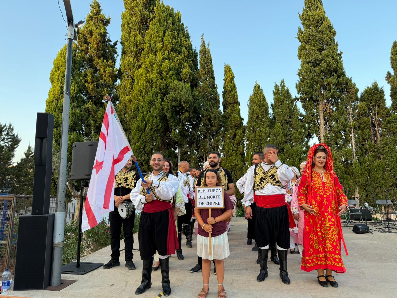 Akademi Sanat Derneği Halk Dansları Topluluğu, İbiza’da festivale katıldı