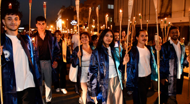 DAÜ Eczacılık Fakültesi mezunları için yemin töreni düzenlendi