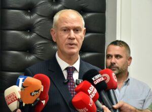  “Asgari ücret işçi ve hükümet kanadının oylarıyla brüt 70 bin 893, net 61 bin 677 olarak belirlendi”