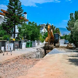 “Ayyıldız, Hoşgörü, Kışla ve Soylu Sokak’taki yağmur suyu altyapı çalışmalarında son aşamaya geldik”